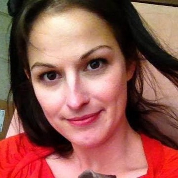 Meet your Posher, Elisabeth - Picture 1 of 1